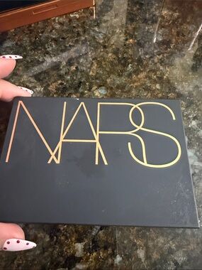 Nars skin deep eyeshadow palette unused